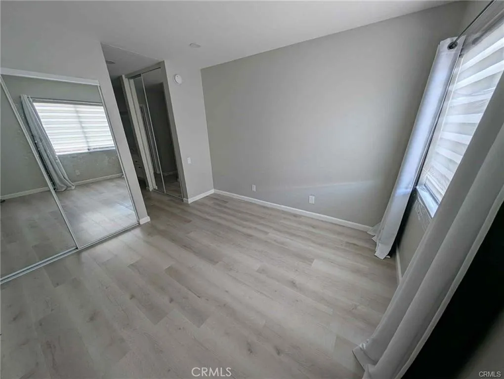 5460 White Oak Avenue  home-pic-10