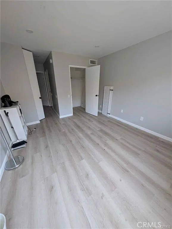 5460 White Oak Avenue  home-pic-7