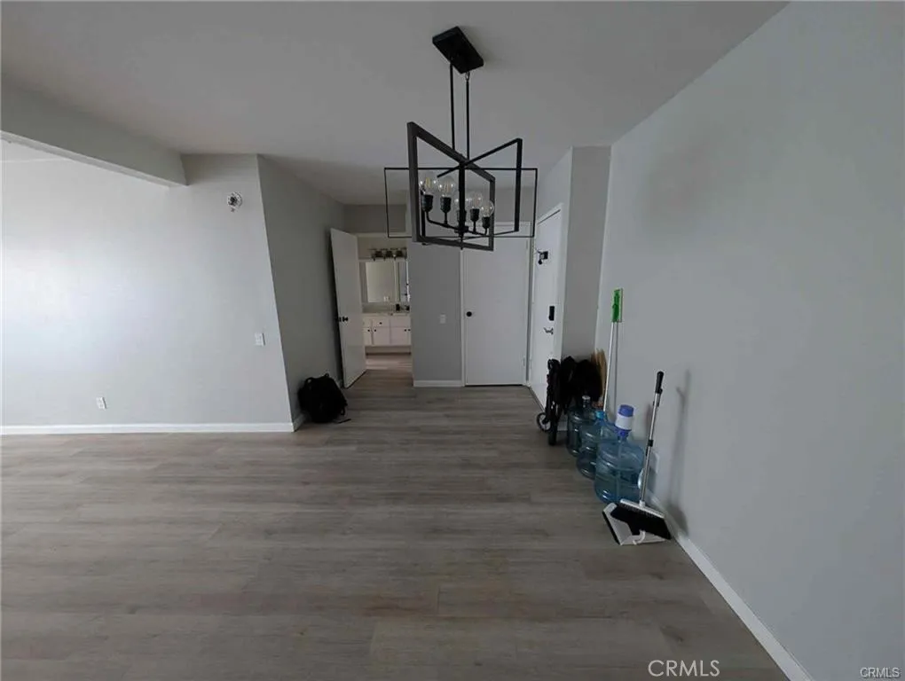 5460 White Oak Avenue  home-pic-5