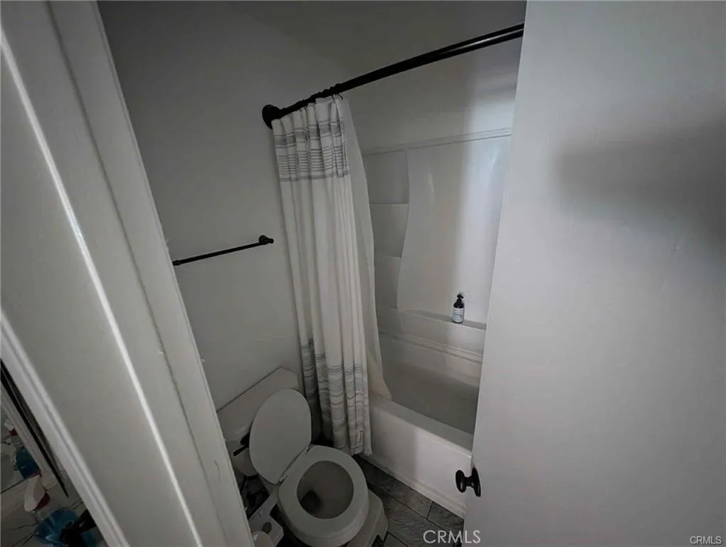 5460 White Oak Avenue  home-pic-13