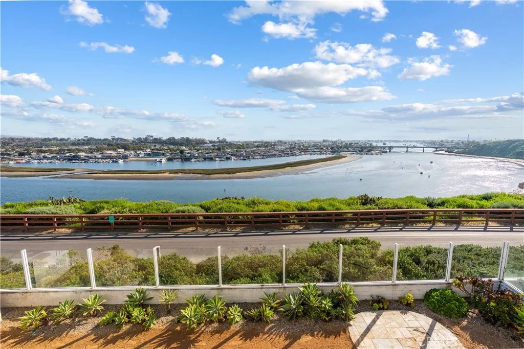47 Cape Andover, Newport Beach, California 92660 home-pic-25