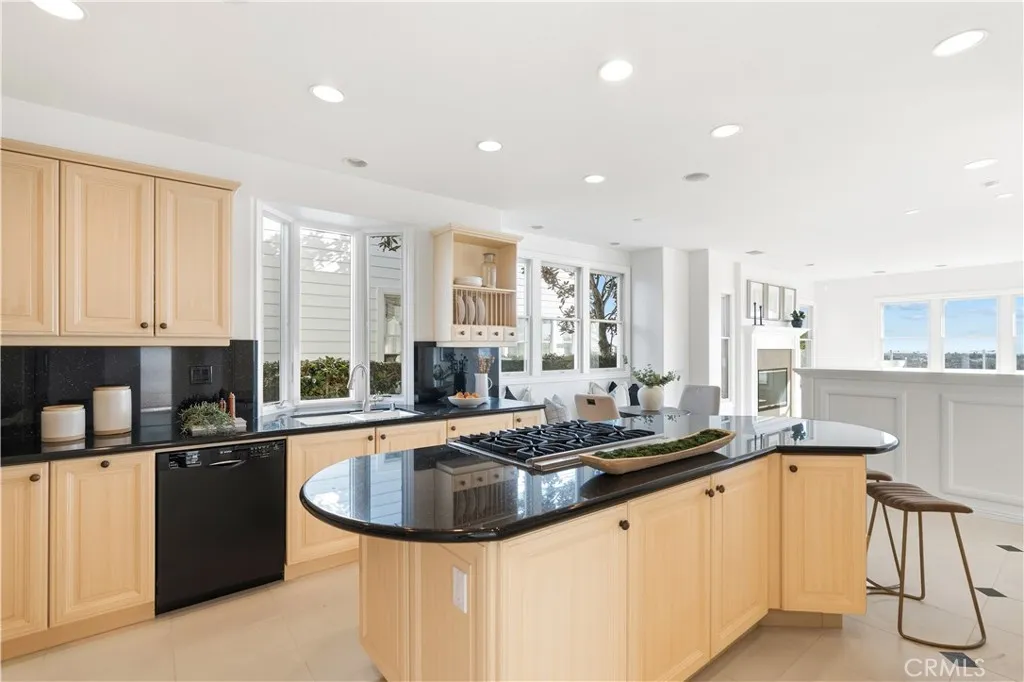 47 Cape Andover, Newport Beach, California 92660 home-pic-18