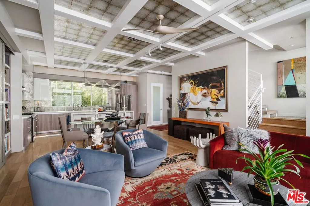 6732 W Hepburn Way, Los Angeles, California 90038 home-pic-2