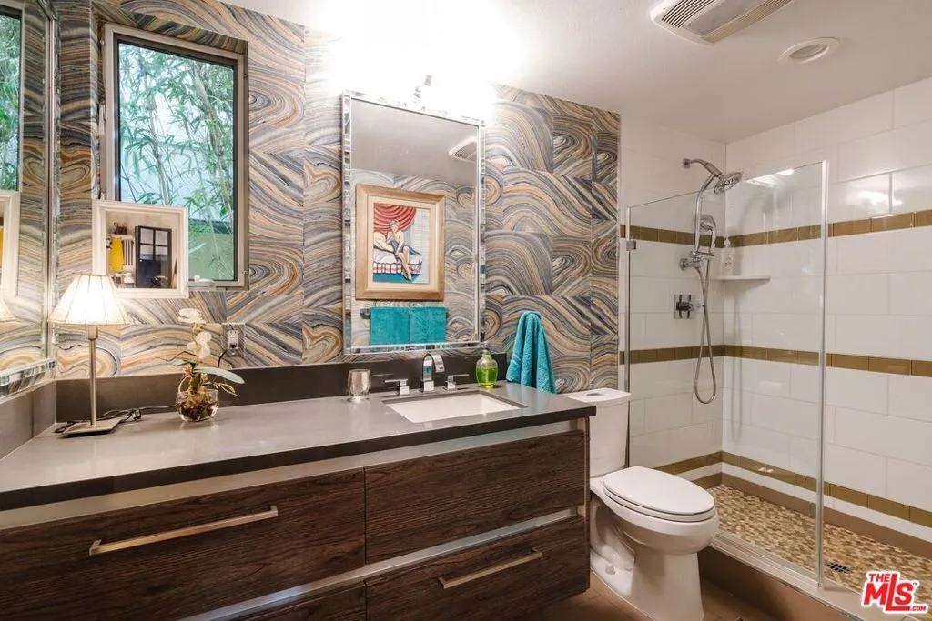 6732 W Hepburn Way, Los Angeles, California 90038 home-pic-17