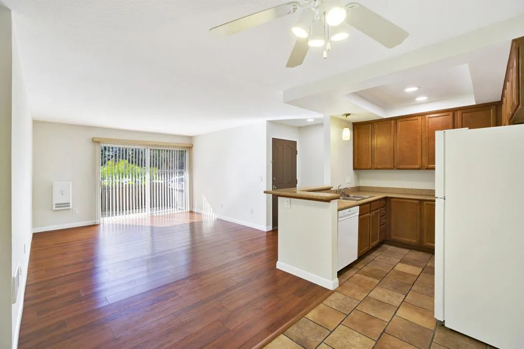432 Edgehill Lane 169, Oceanside, California 92054 home-pic-2