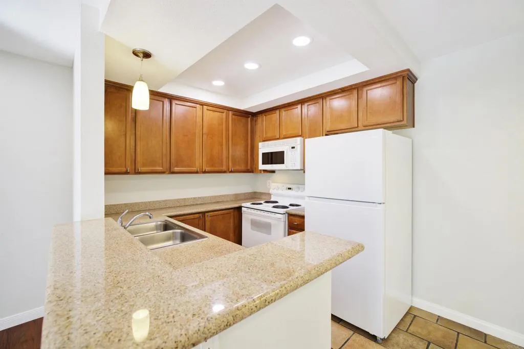 432 Edgehill Lane 169, Oceanside, California 92054 home-pic-9