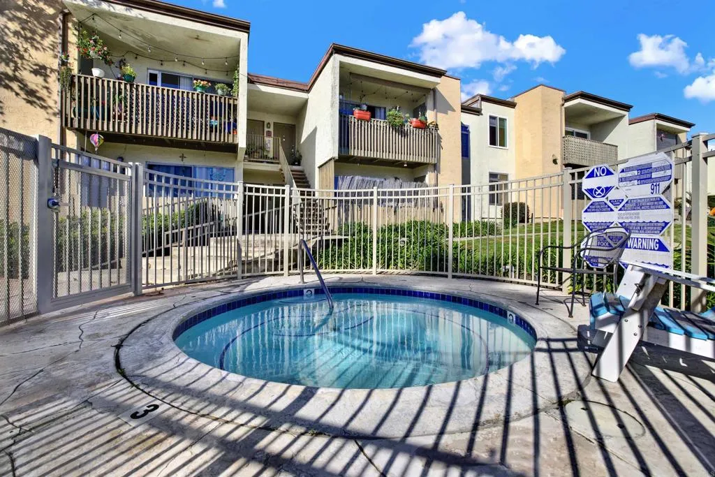 432 Edgehill Lane 169, Oceanside, California 92054 home-pic-17