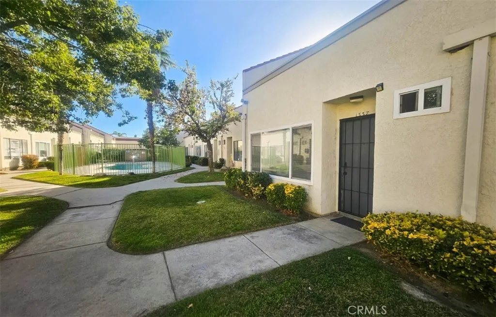 1337 W Latham, Hemet, California 92543 home-pic-32