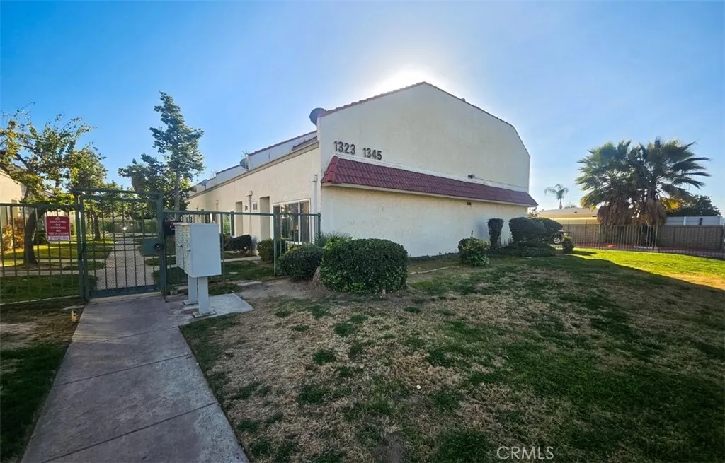 1337 W Latham, Hemet, California 92543 home-pic-36