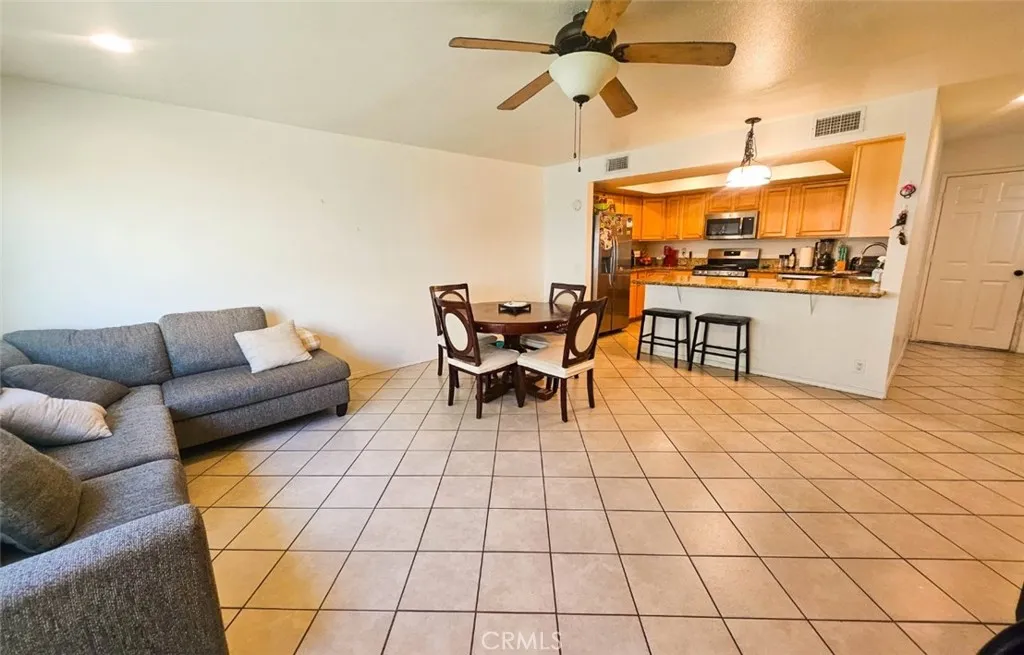 1337 W Latham, Hemet, California 92543 home-pic-5