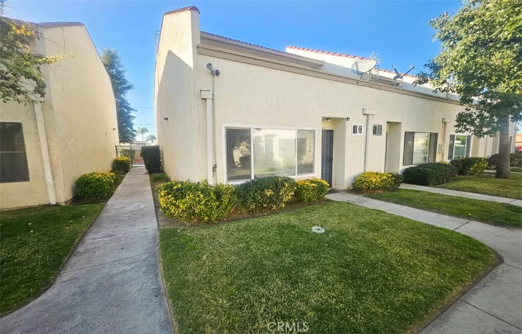 1337 W Latham, Hemet, California 92543 home-pic-31