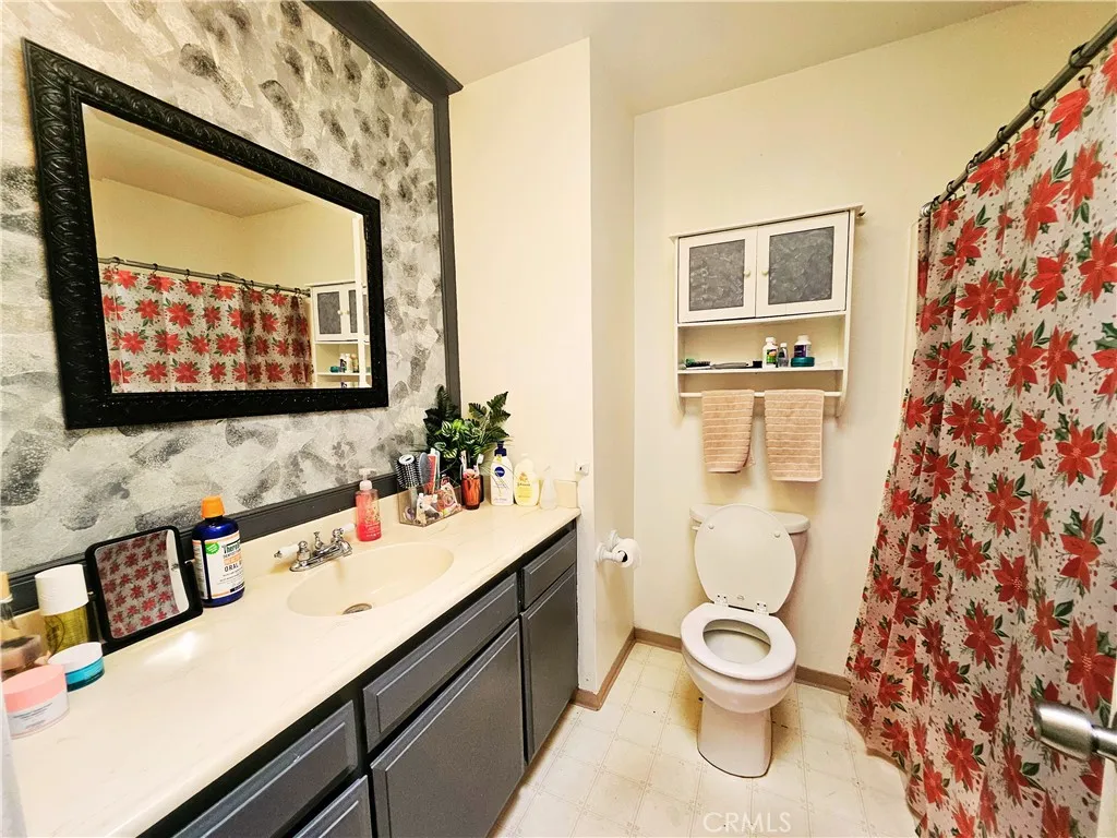 1337 W Latham, Hemet, California 92543 home-pic-24