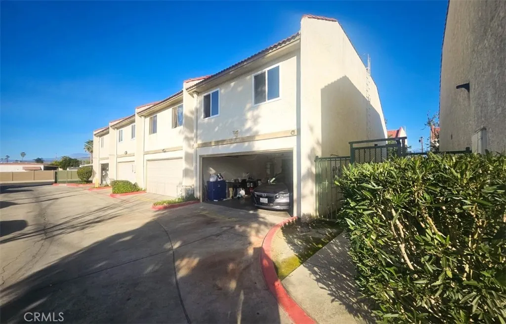 1337 W Latham, Hemet, California 92543 home-pic-28