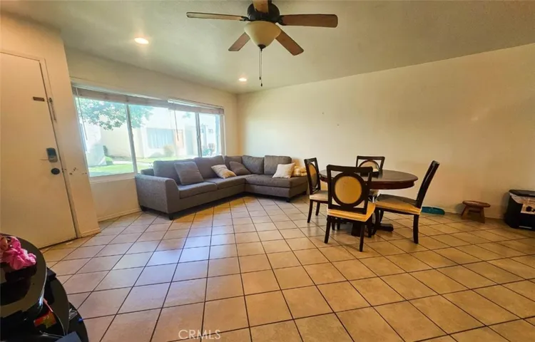 Living Room / Dinning Room