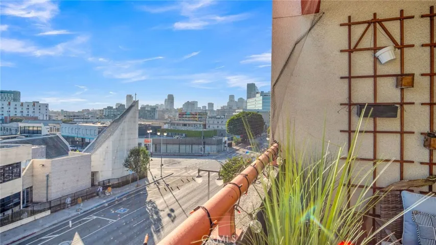Balcony with a view/Previously Staged