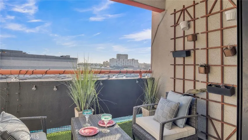 Balcony with a view/Previously Staged