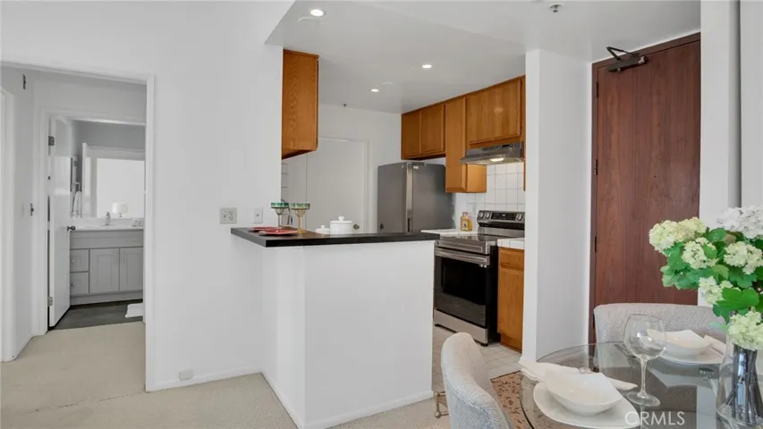 Kitchen/Previously Staged