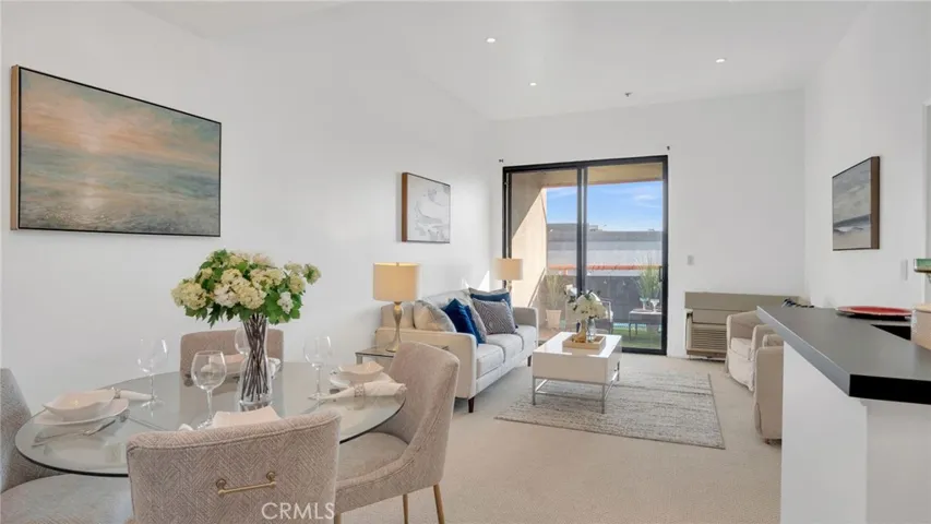 Dining Area/Previously Staged