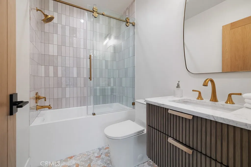 4831 Sancola, Toluca Lake, California 91601 home-pic-20
