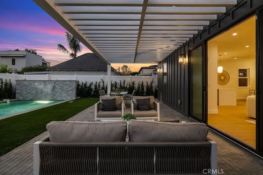 4831 Sancola, Toluca Lake, California 91601 home-pic-26