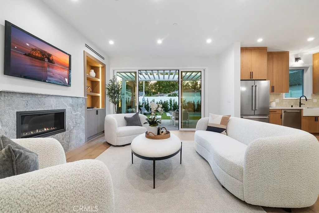4831 Sancola, Toluca Lake, California 91601 home-pic-6