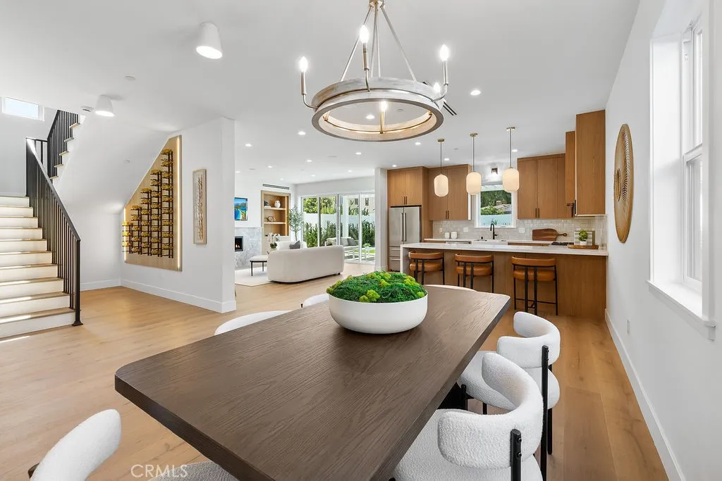 4831 Sancola, Toluca Lake, California 91601 home-pic-3