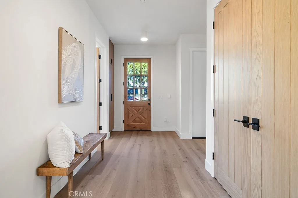 4831 Sancola, Toluca Lake, California 91601 home-pic-4