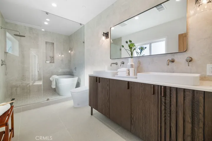 4831 Sancola, Toluca Lake, California 91601