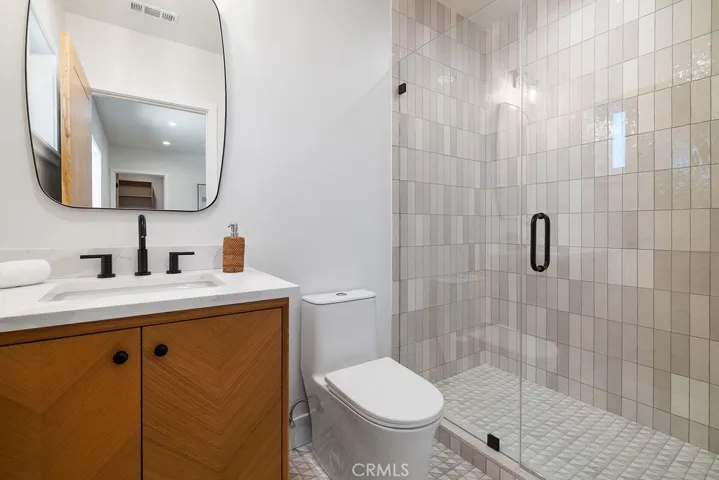 4831 Sancola, Toluca Lake, California 91601