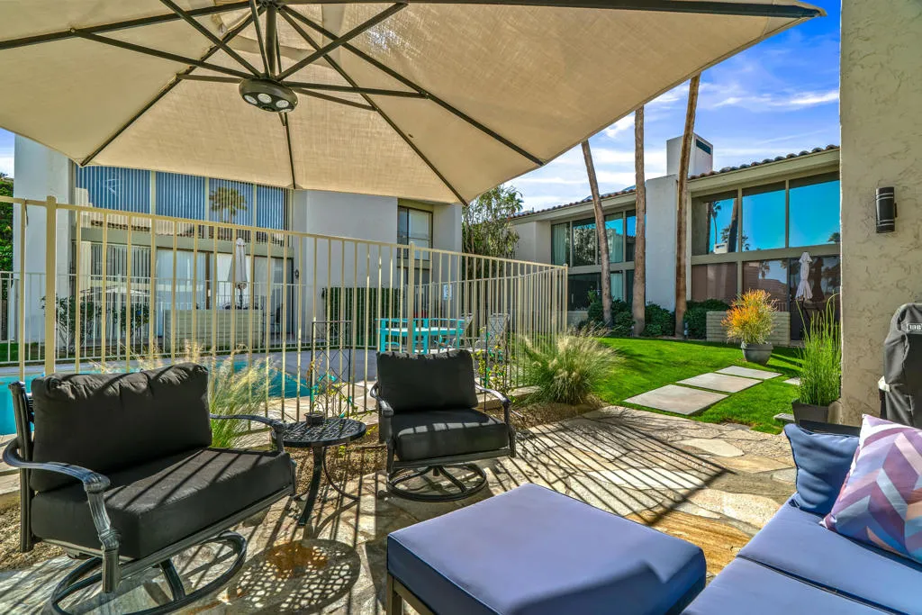 231 E La Verne Way E, Palm Springs, California 92264 home-pic-24