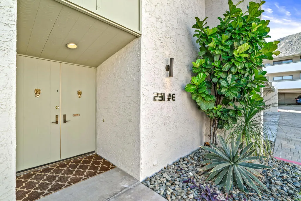 231 E La Verne Way E, Palm Springs, California 92264 home-pic-50