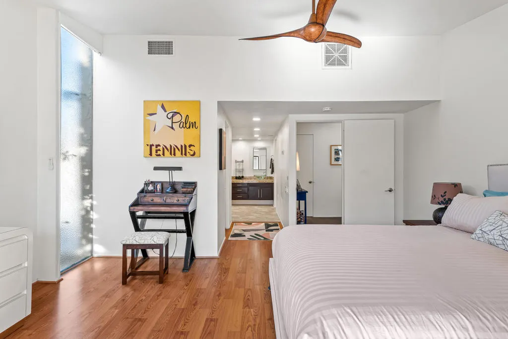 231 E La Verne Way E, Palm Springs, California 92264 home-pic-33