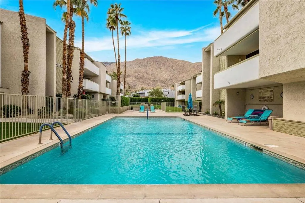 231 E La Verne Way E, Palm Springs, California 92264 home-pic-57