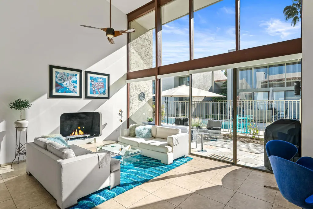 231 E La Verne Way E, Palm Springs, California 92264 home-pic-18