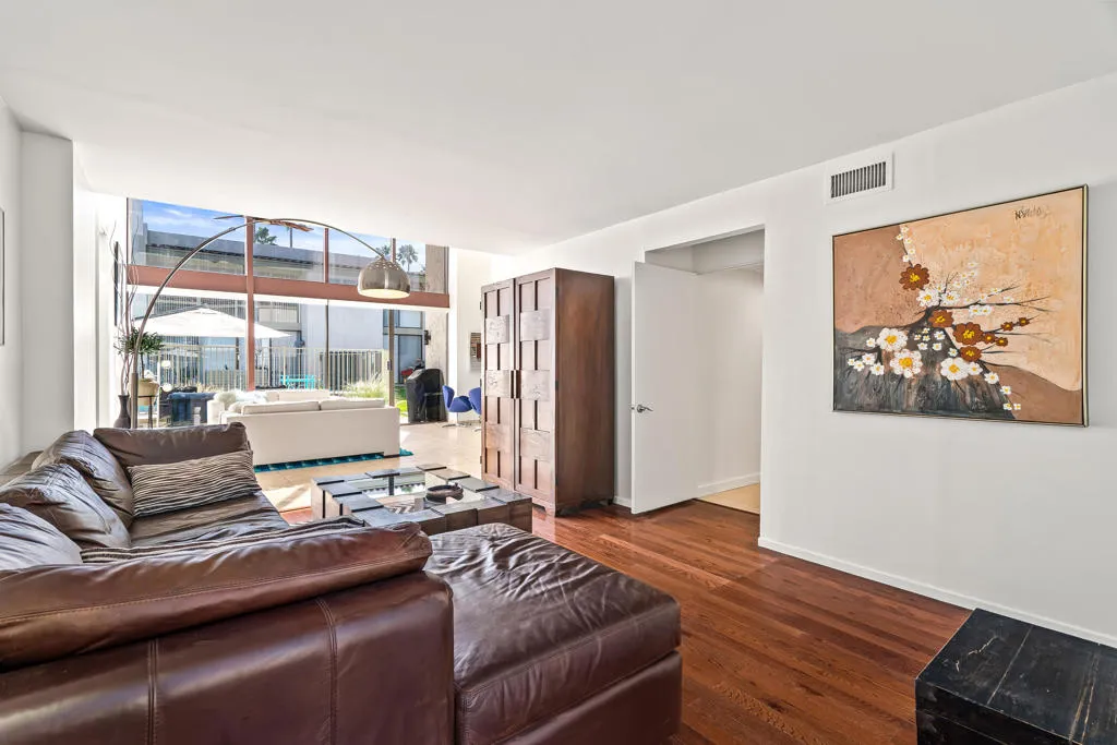 231 E La Verne Way E, Palm Springs, California 92264 home-pic-42