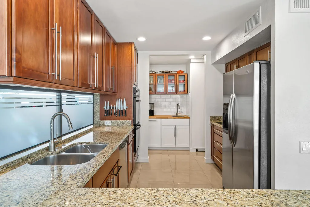 231 E La Verne Way E, Palm Springs, California 92264 home-pic-12