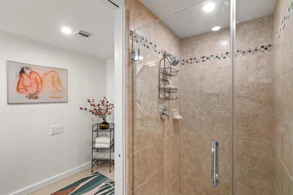 231 E La Verne Way E, Palm Springs, California 92264 home-pic-44