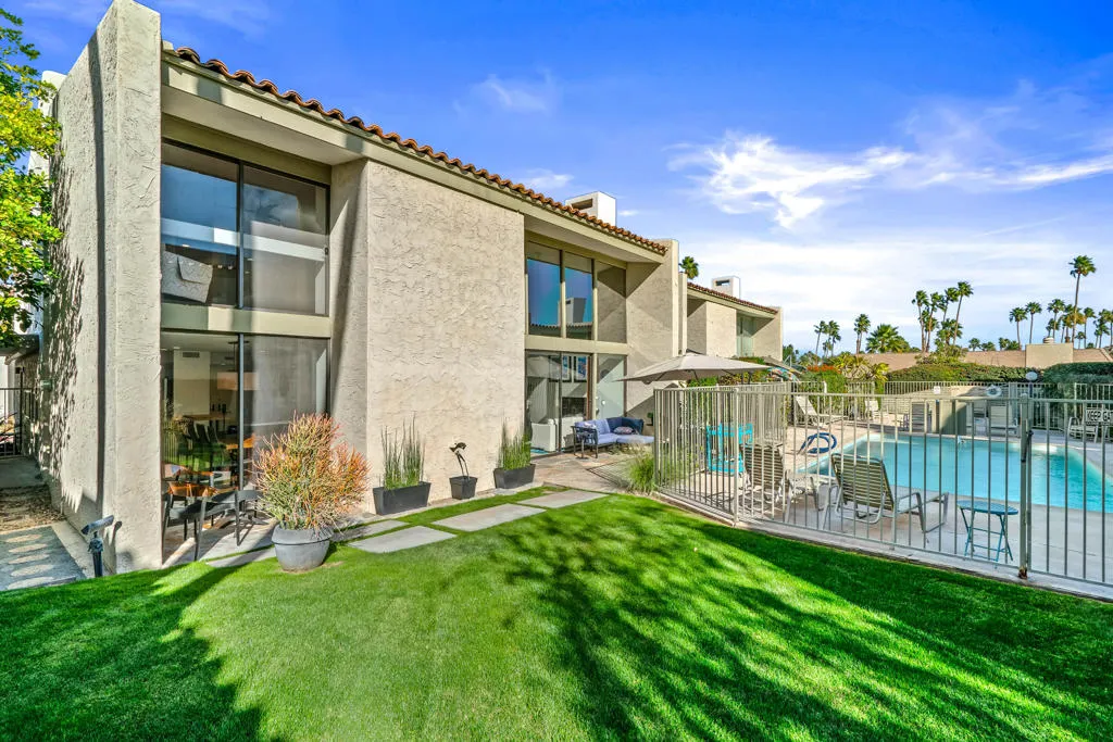 231 E La Verne Way E, Palm Springs, California 92264 home-pic-54