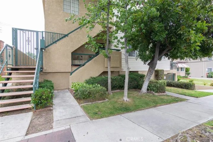 404 Lincoln Avenue, Glendale, California 91205