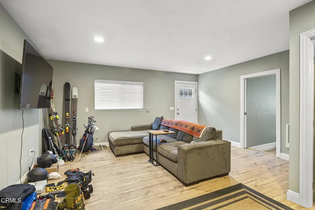 168 S Palm Street, Ventura, California 93001 home-pic-24