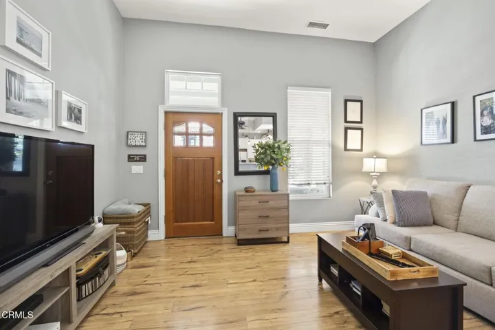 8-web-or-mls-Upmarketmedia_168Pal-24