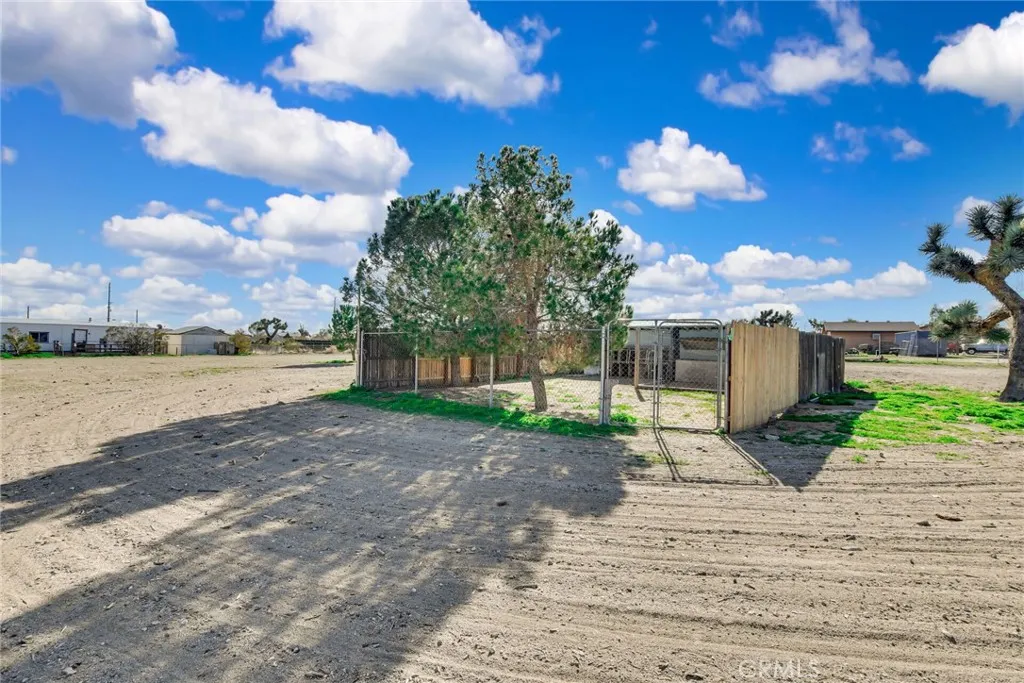 4851 Chevoit Road, Phelan, California 92371 home-pic-37