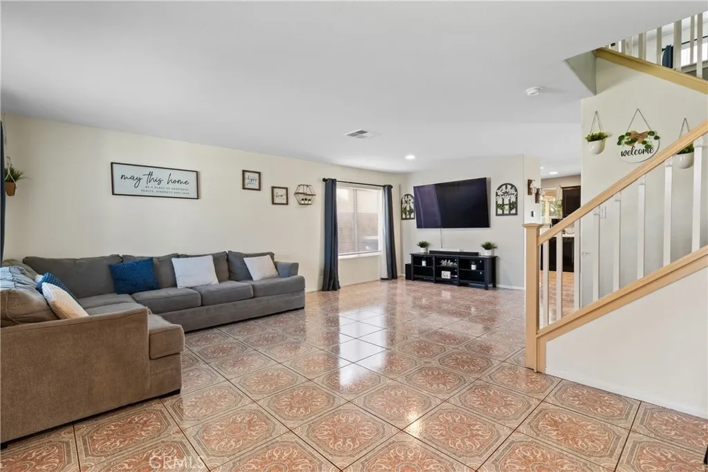 45728 Barham, Lancaster, California 93534 home-pic-2
