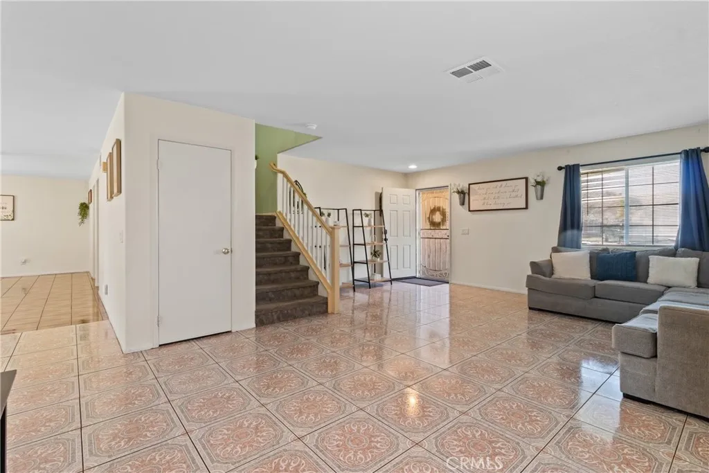 45728 Barham, Lancaster, California 93534 home-pic-3