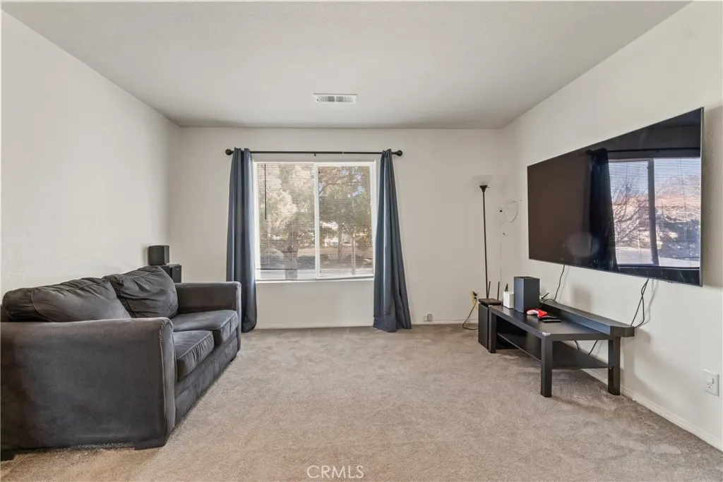 45728 Barham, Lancaster, California 93534 home-pic-7