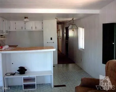 2178 Thrush_Kitchen2