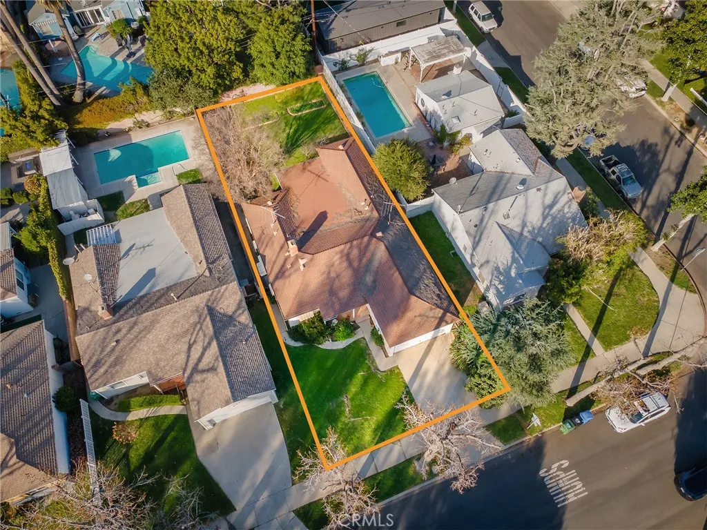 13607 Huston Street, Sherman Oaks, California 91423 home-pic-37