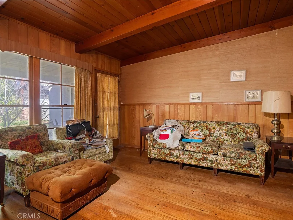 13607 Huston Street, Sherman Oaks, California 91423 home-pic-20