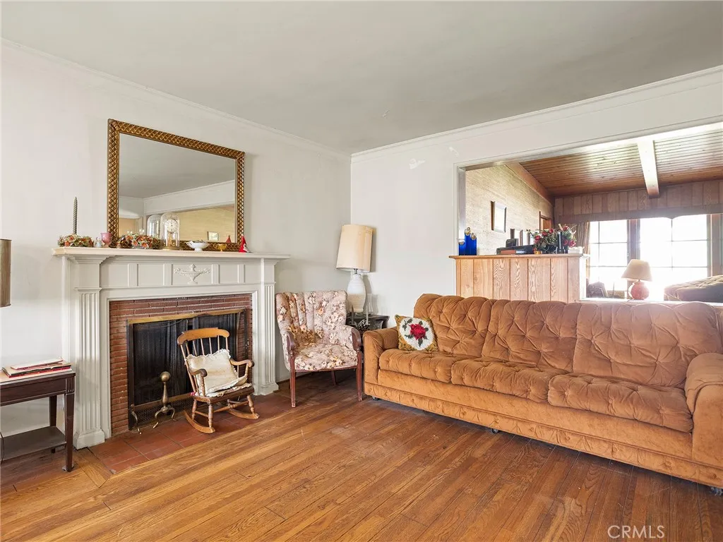 13607 Huston Street, Sherman Oaks, California 91423 home-pic-13