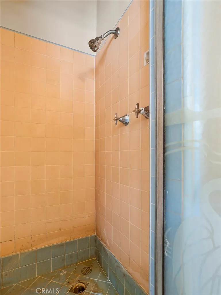 13607 Huston Street, Sherman Oaks, California 91423 home-pic-28